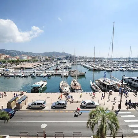 Avec Vue Sur Le Port Cannes
